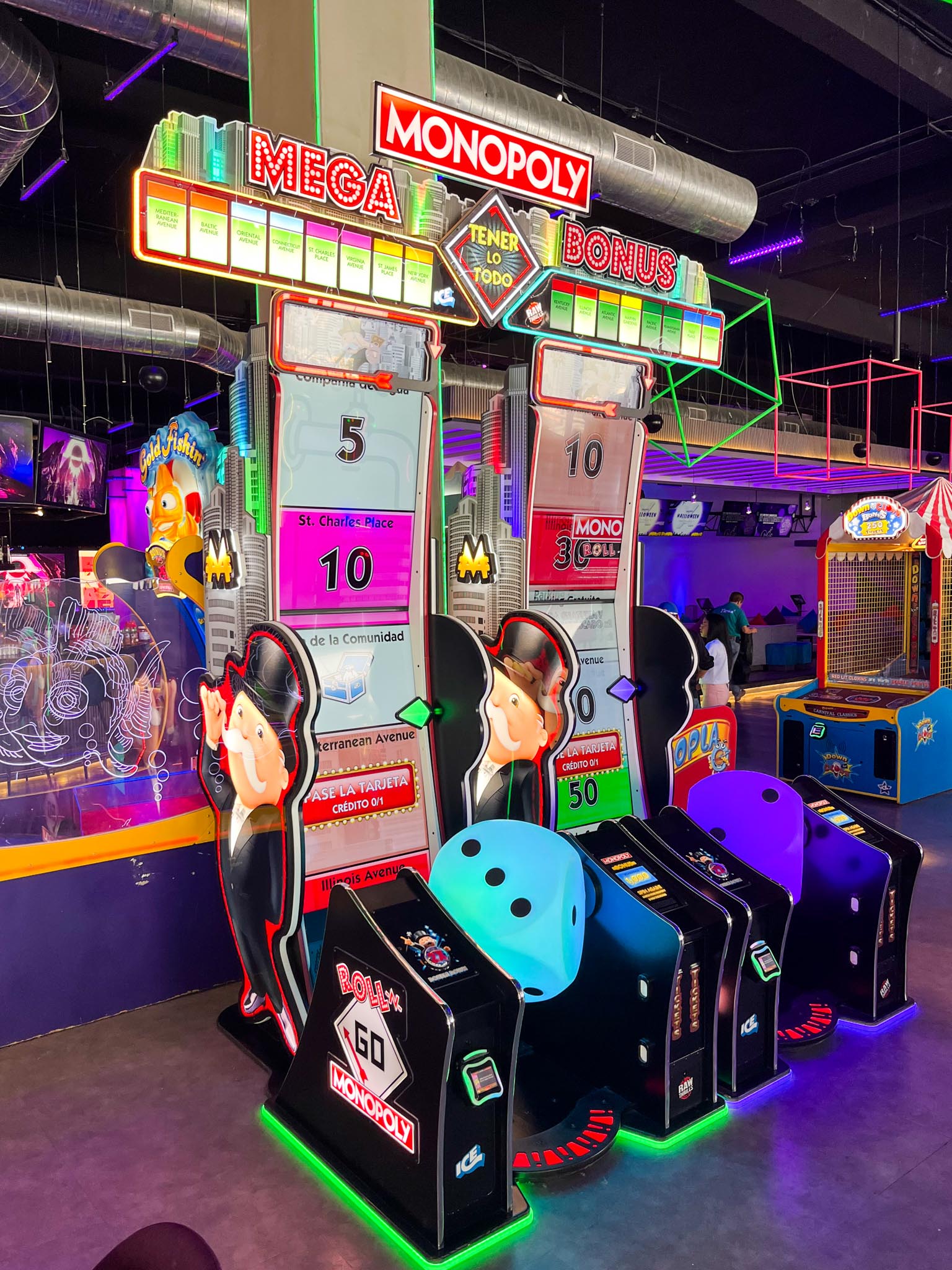 Monopoly Roll-N-Go cabinet 3