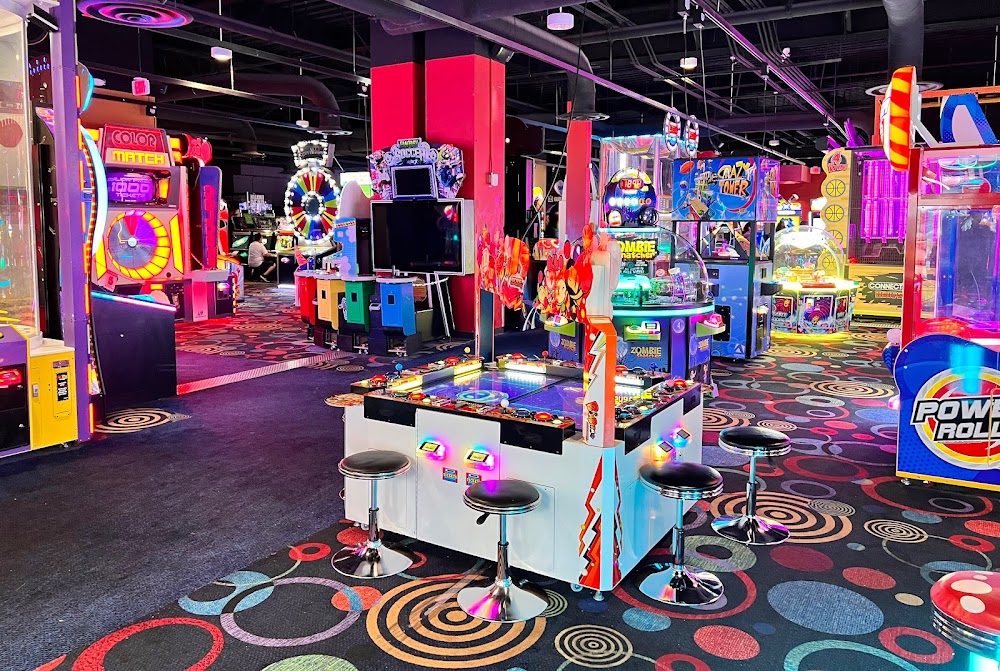 Round 1 Eastridge Shopping Center photo 2