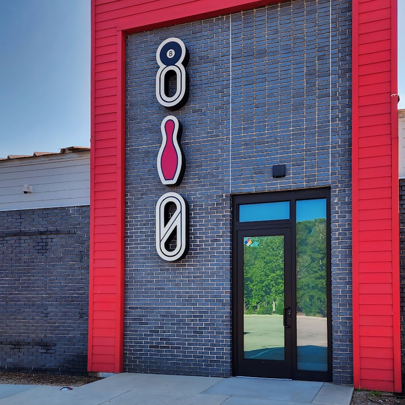 810 Billiards & Bowling photo 9