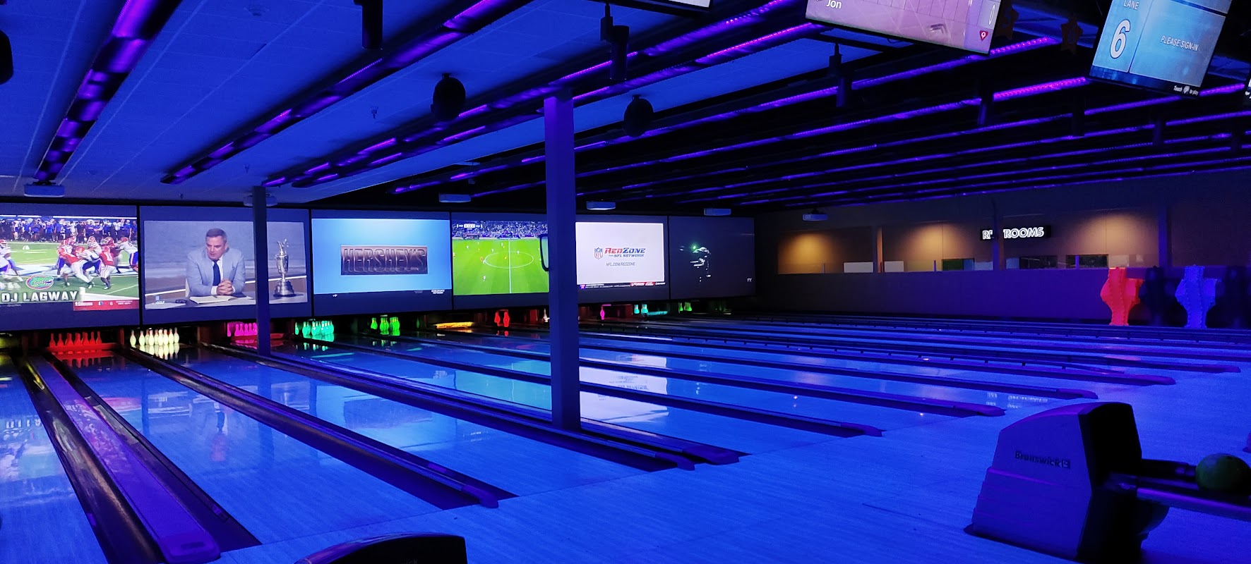 Main Event Warrenville photo 4