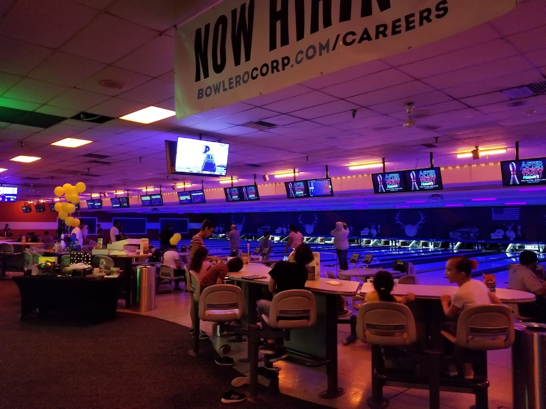 Bowlero Fontana photo 2