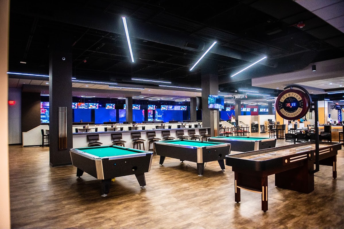 Apex Entertainment Albany photo 4