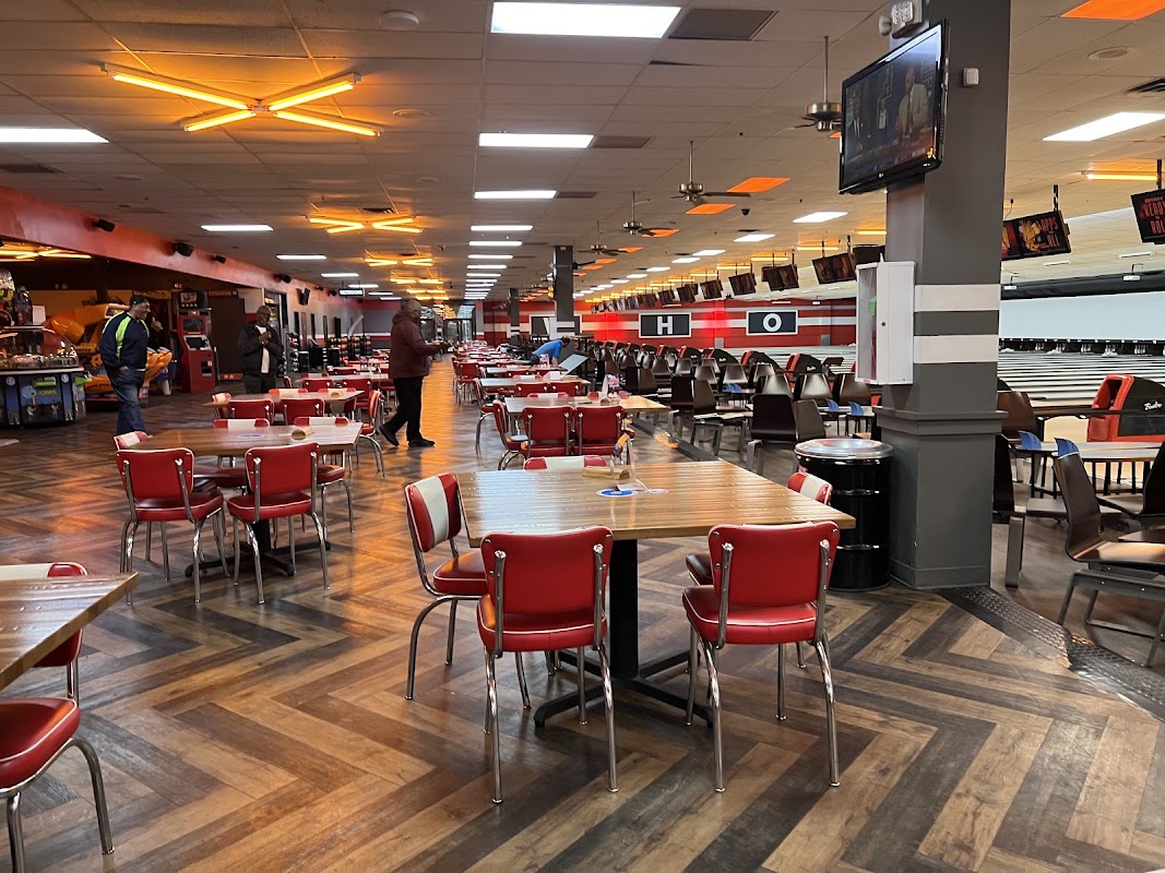 Bowlero Kenner photo 2