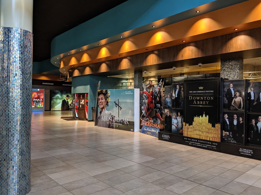 AMC DINE-IN Thoroughbred 20 photo 7