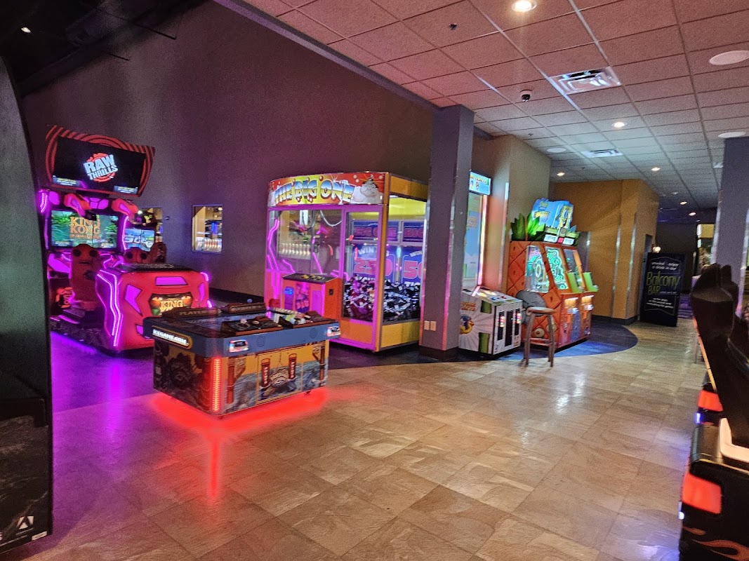 Main Event Warrenville photo 3