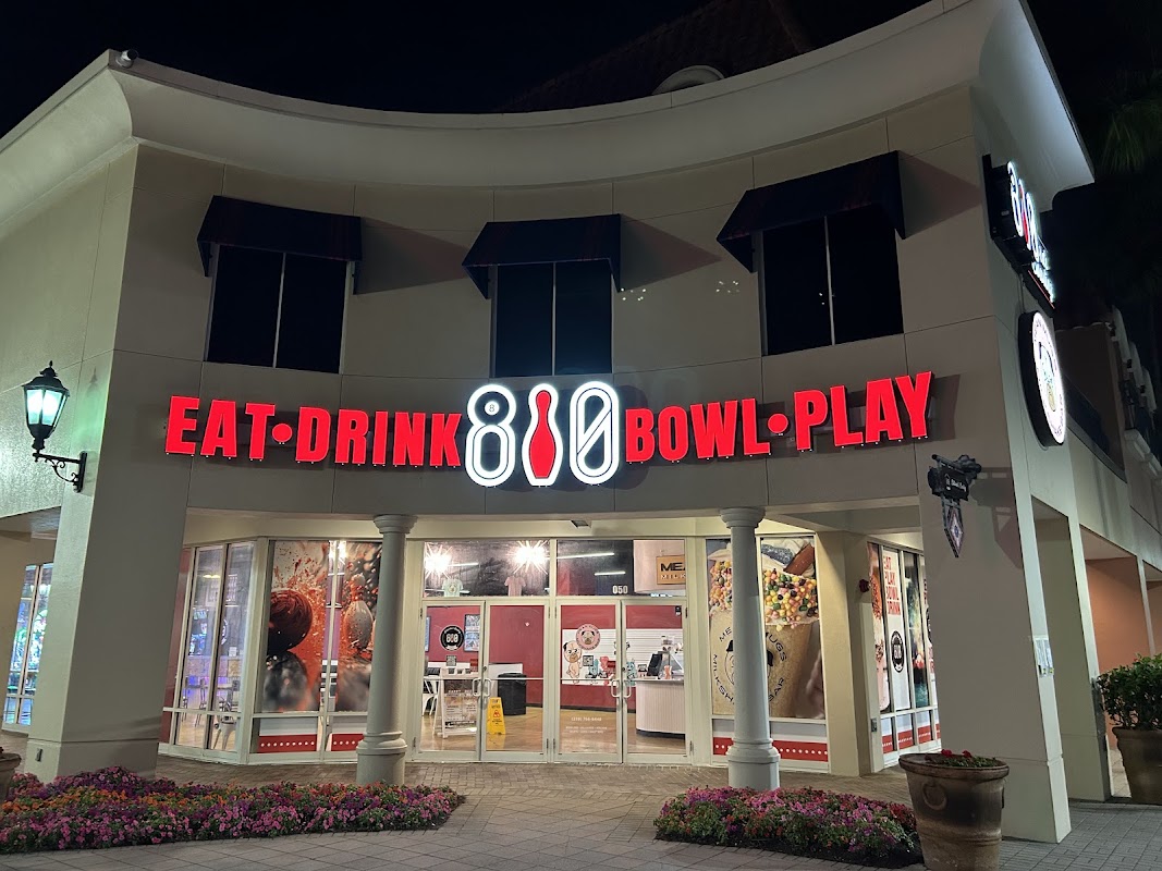 810 Billiards & Bowling photo 8