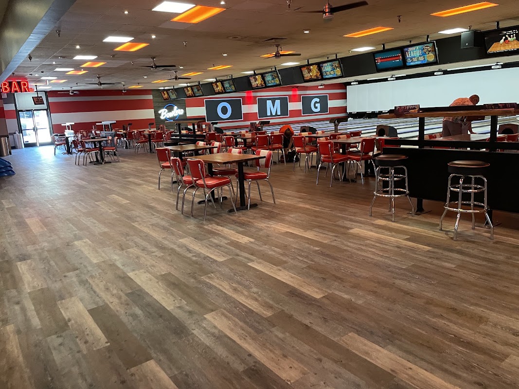 Bowlero Union Hills photo 3