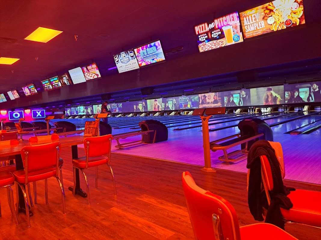 Bowlero Melbourne photo 3