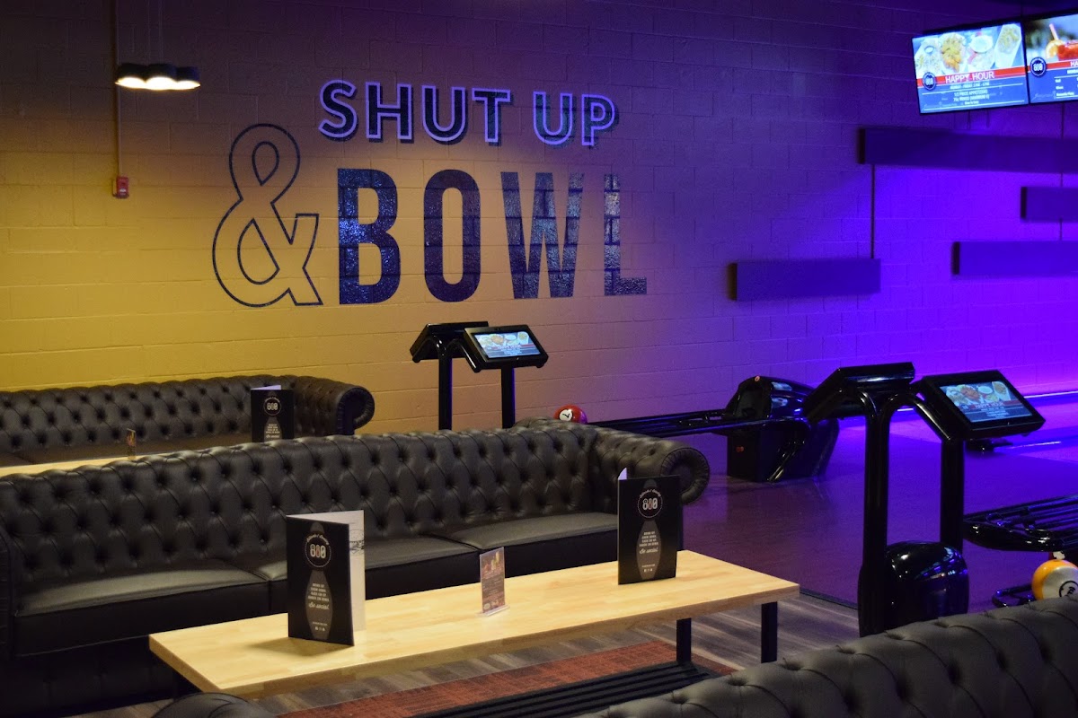 810 Billiards & Bowling photo 8