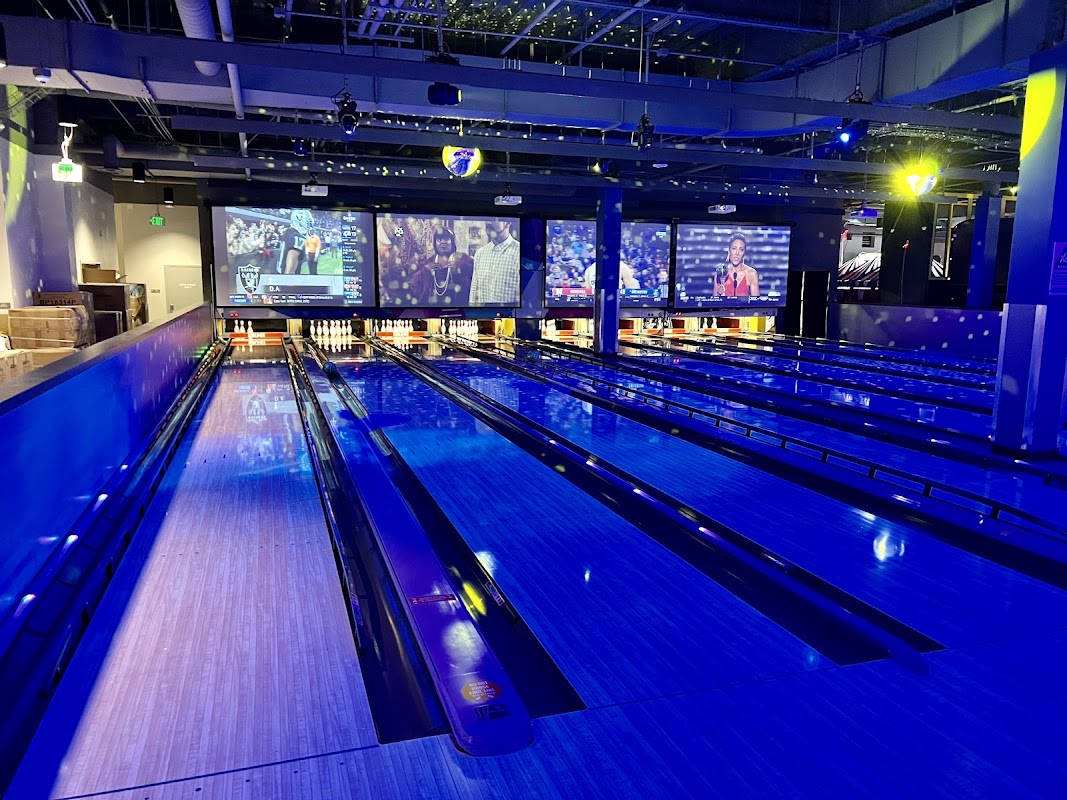 Round 1 Burbank Town Center photo 2