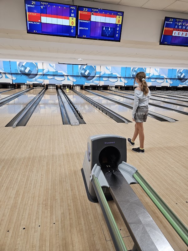 Lanes At Coffee Creek photo 3