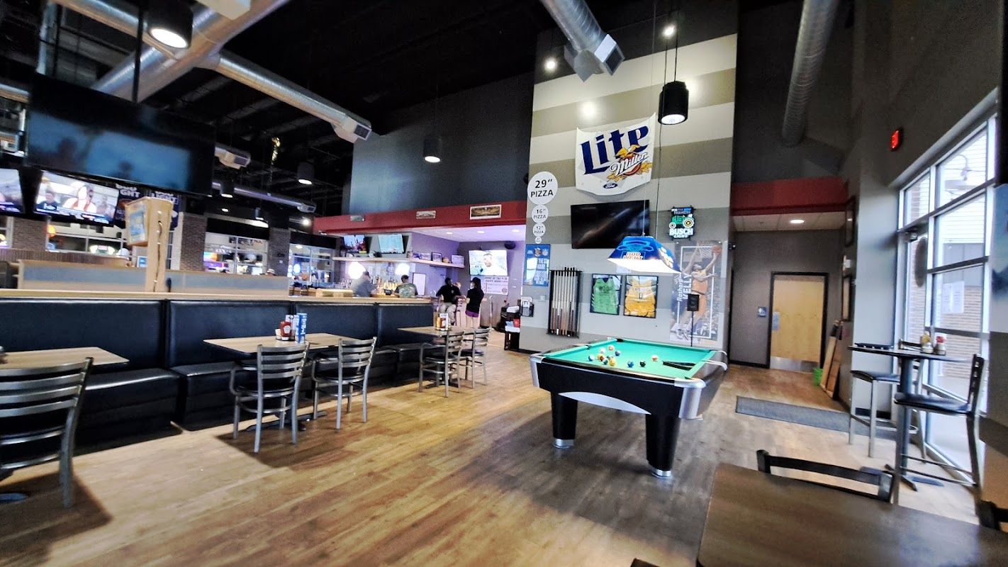 AJ's Sports Grill Hutchinson photo 4