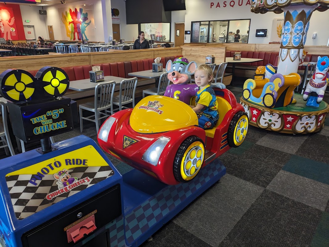 Chuck E. Cheese Kennewick photo 2