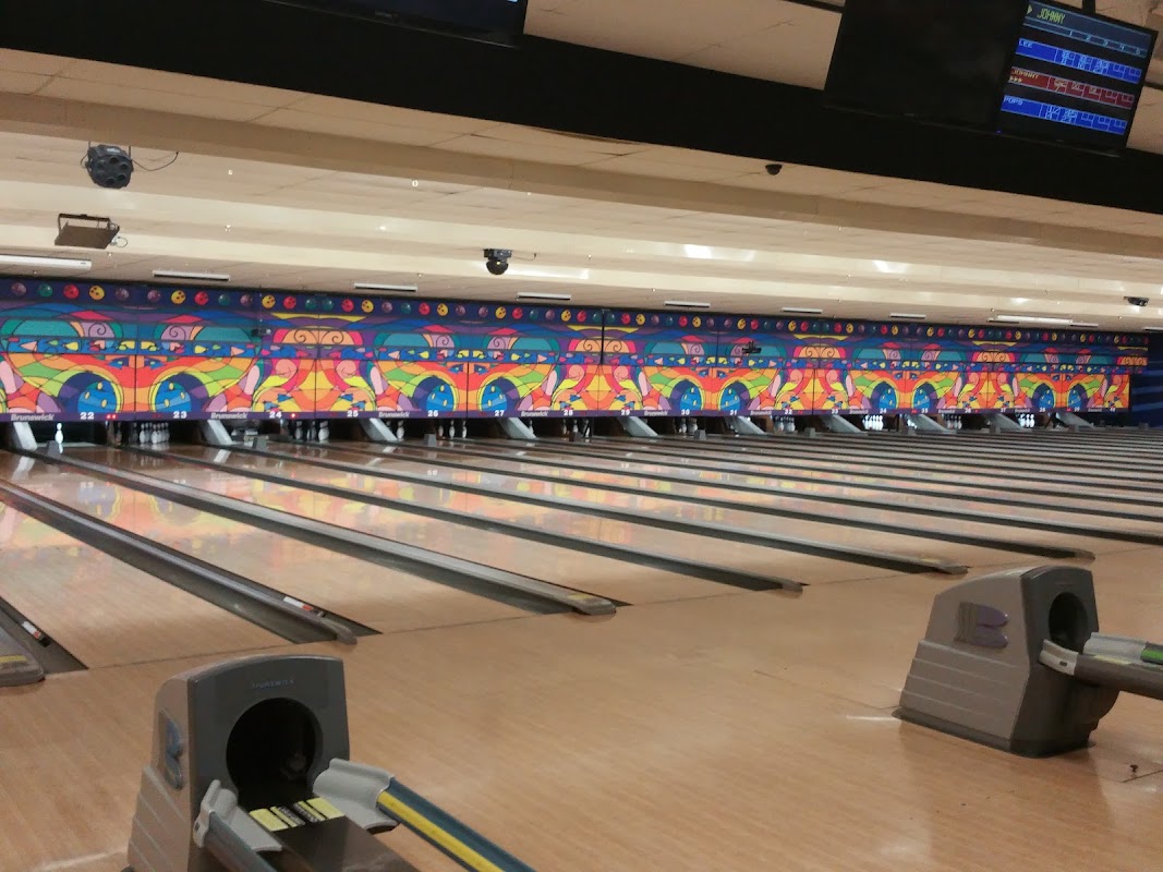 Bowlero Turnersville photo 2