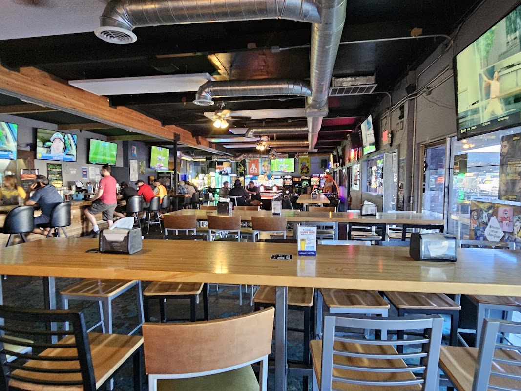 Brewski's Bar & Arcade photo 3