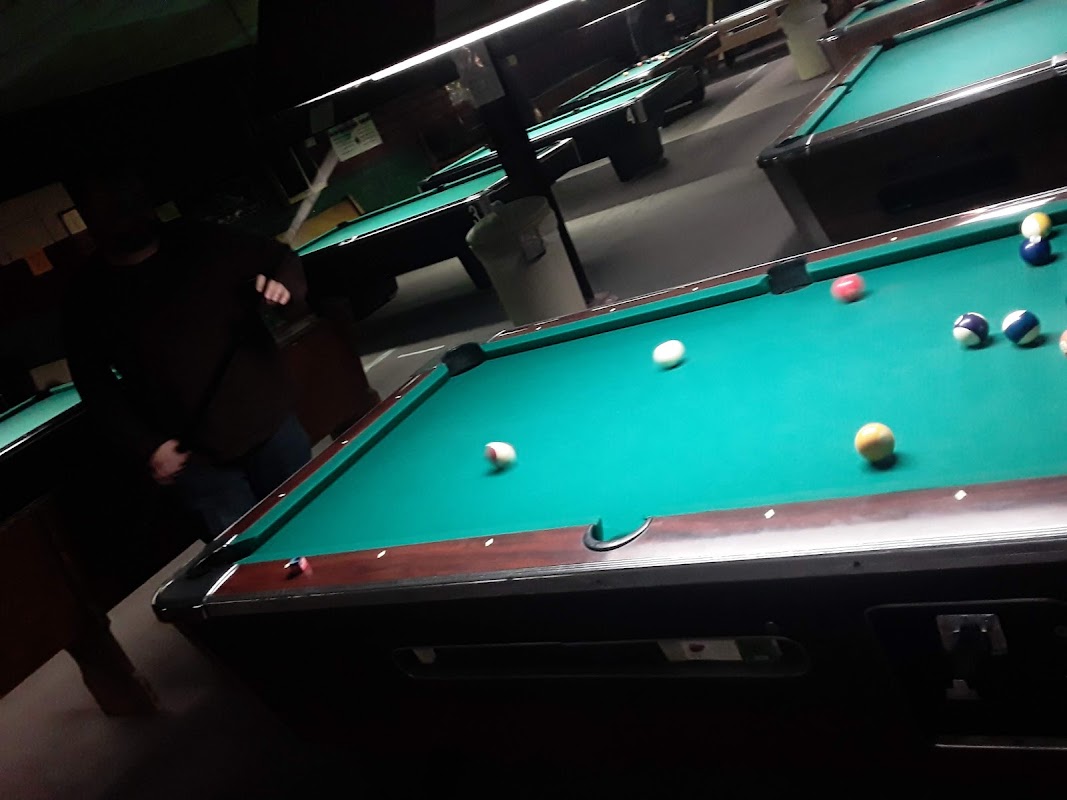 Bucket's Billiards photo 1