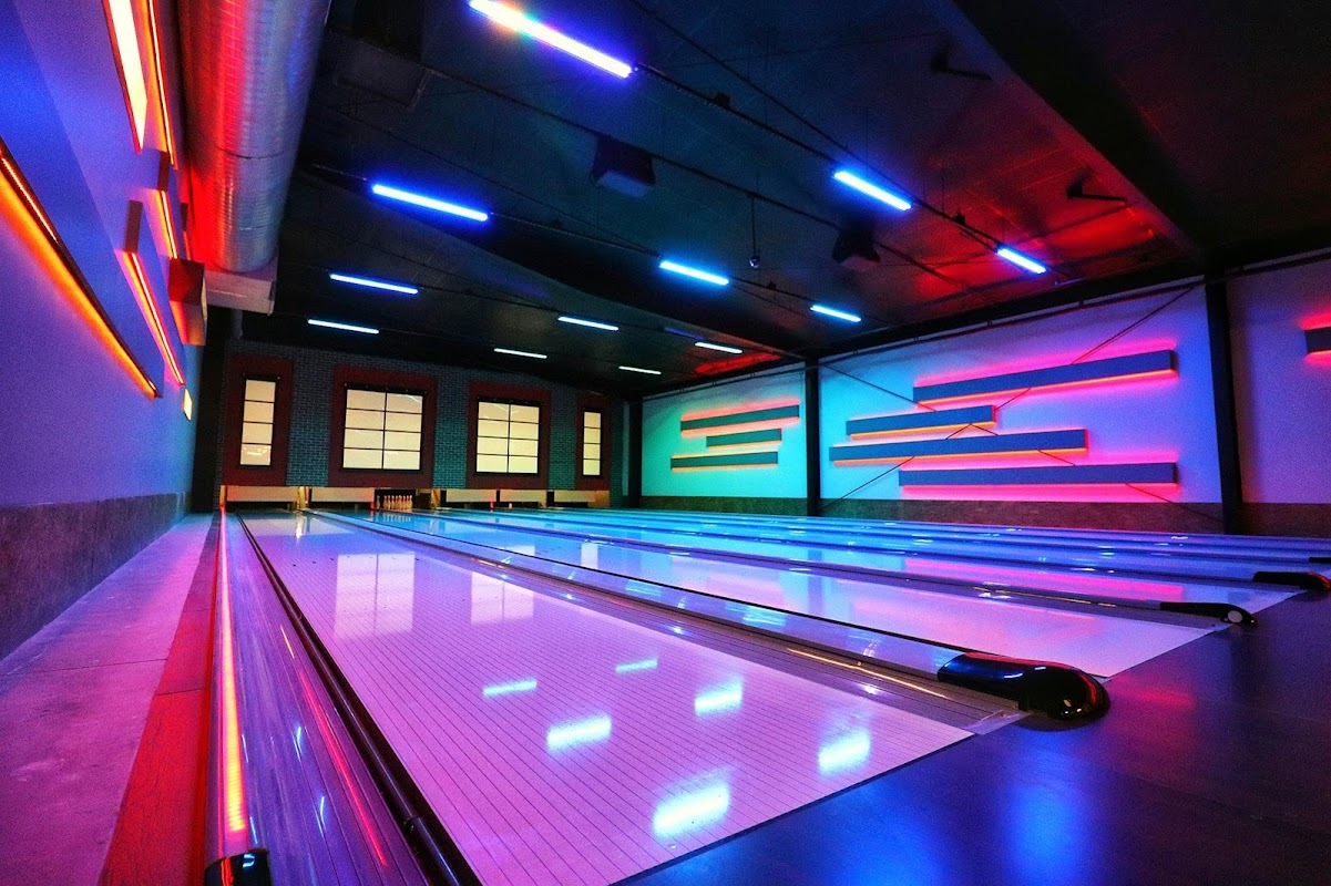 810 Billiards & Bowling photo 6