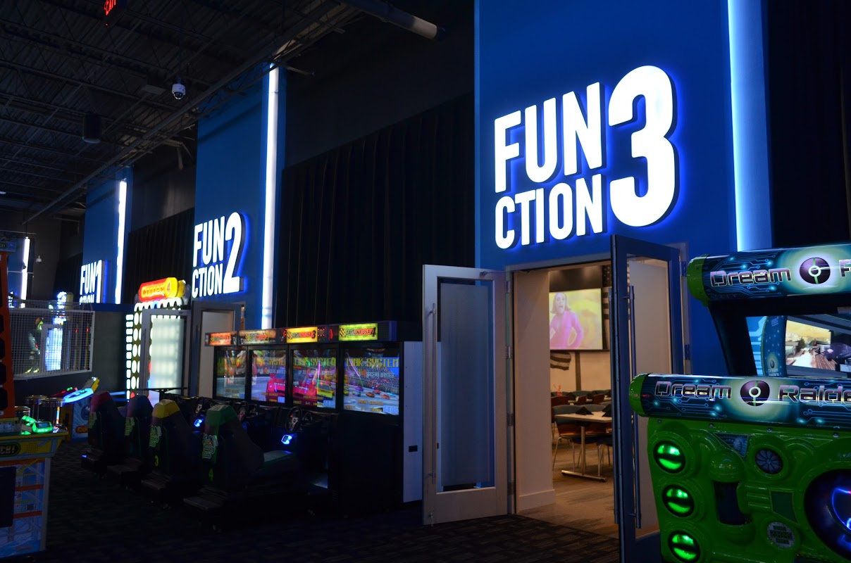 Dave & Buster's Capitol Heights photo 1