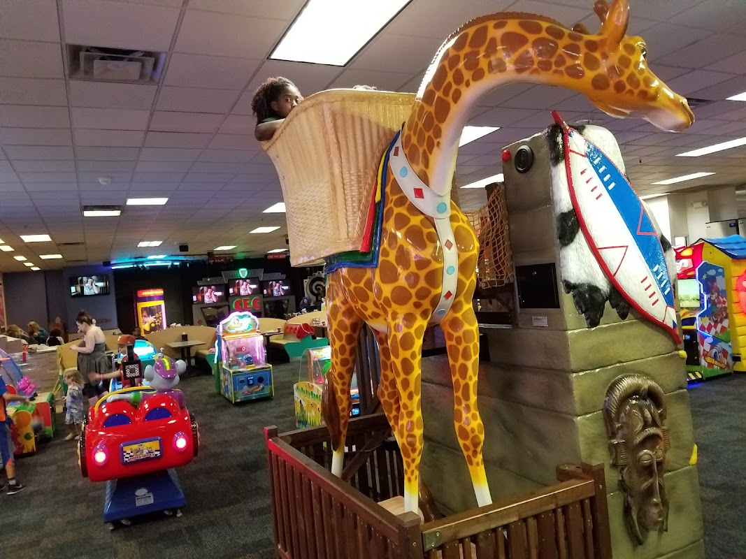 Chuck E. Cheese Garland (North) photo 3