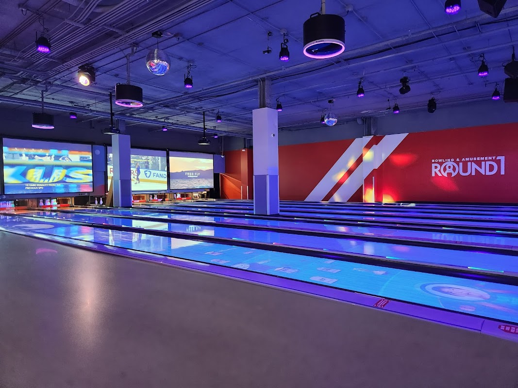 Round 1 Westfield Galleria At Roseville photo 3