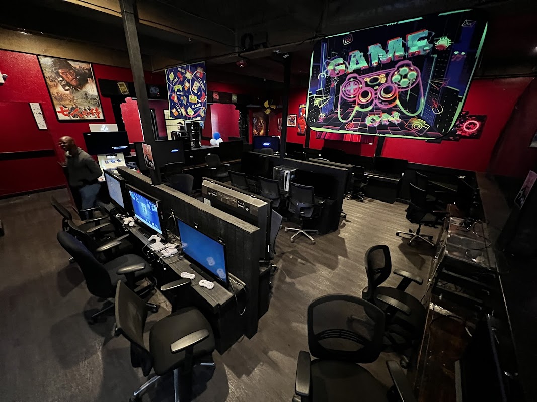 AKA Arcade & Bar photo 4