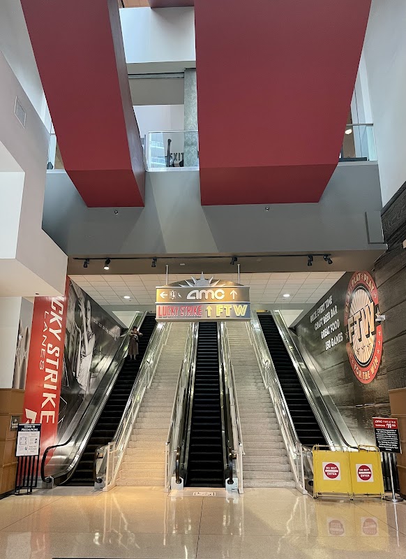 AMC River East 21 photo 5