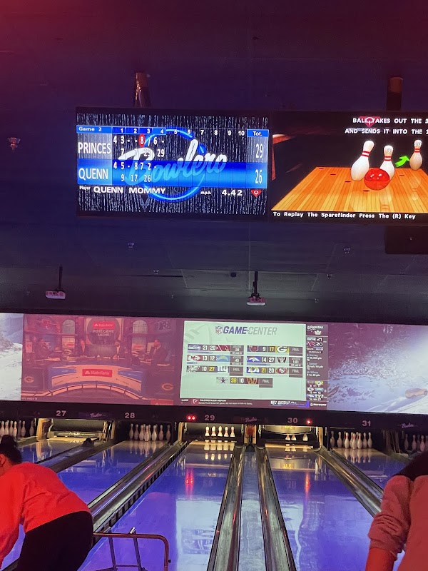 Bowlero Fair Lawn photo 4