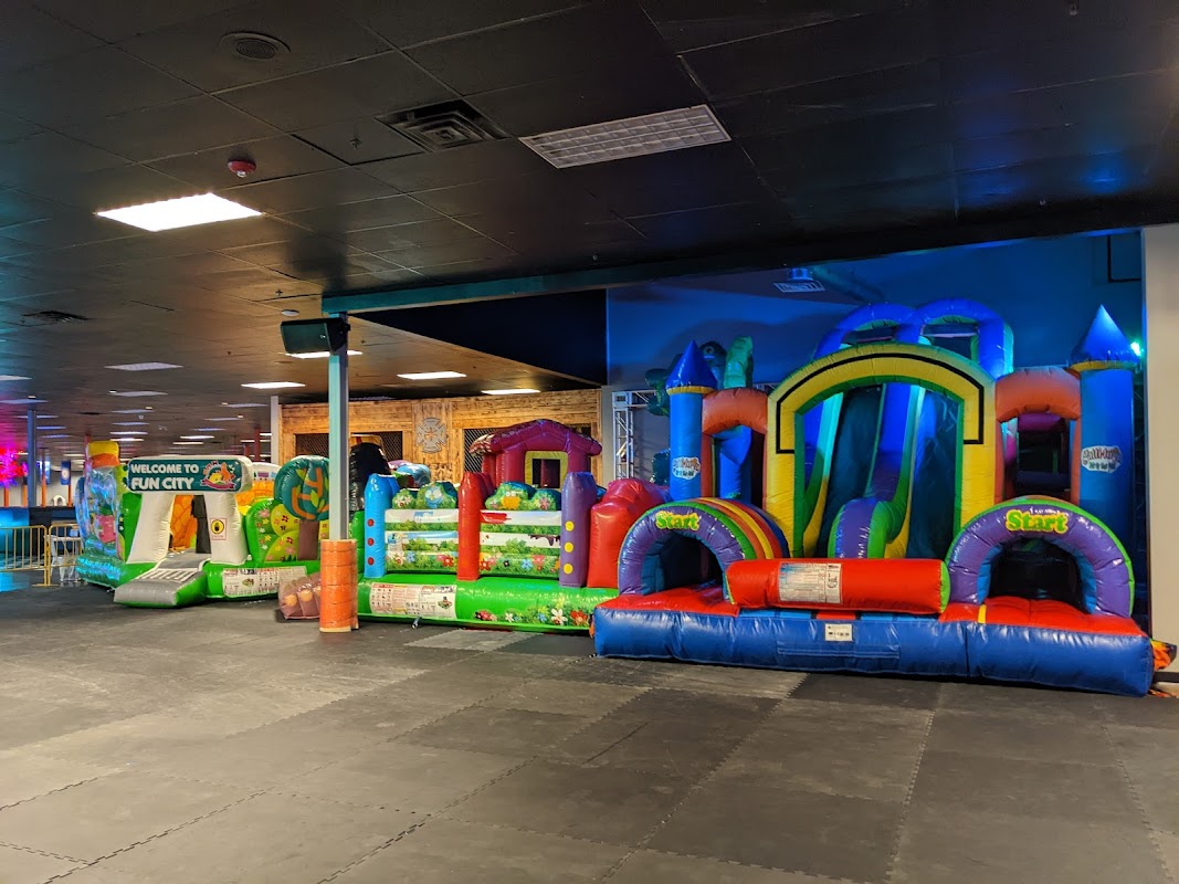 District Eat and Play photo 2