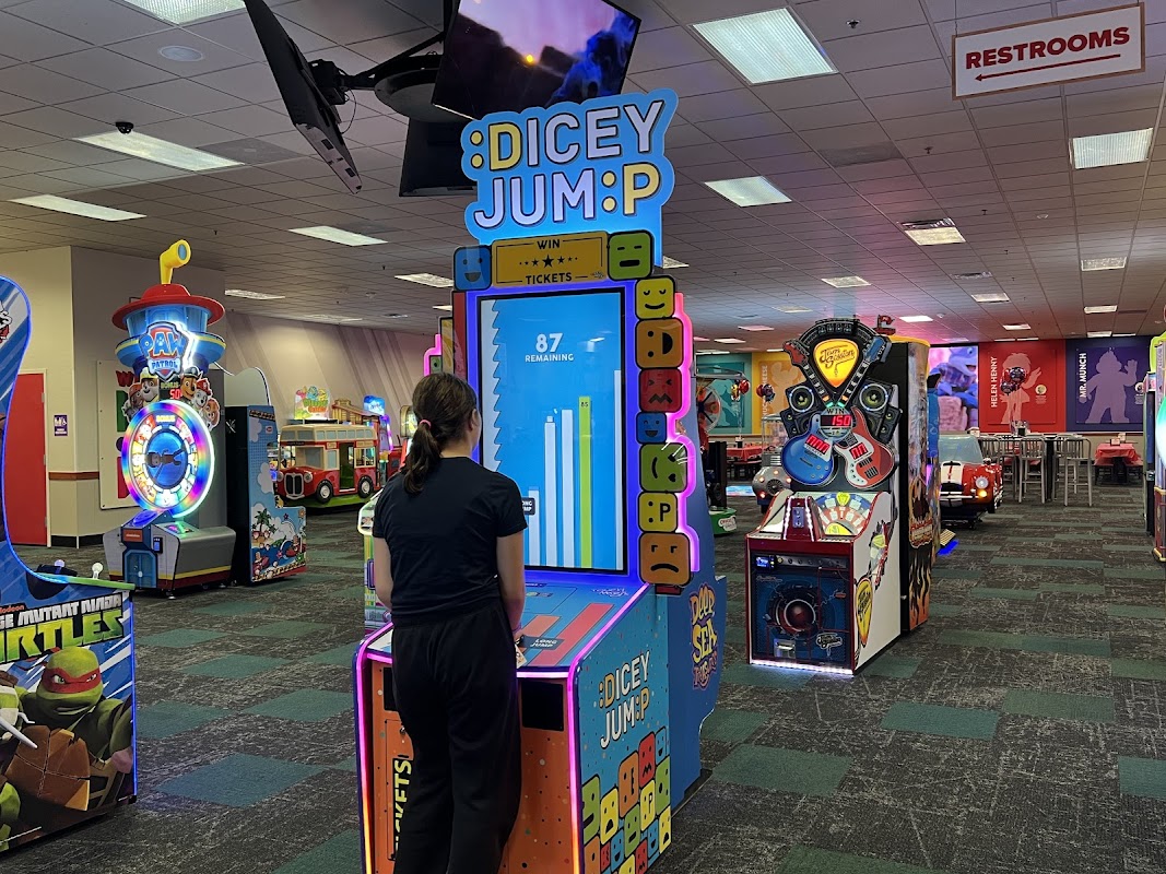 Chuck E. Cheese Orange photo 2