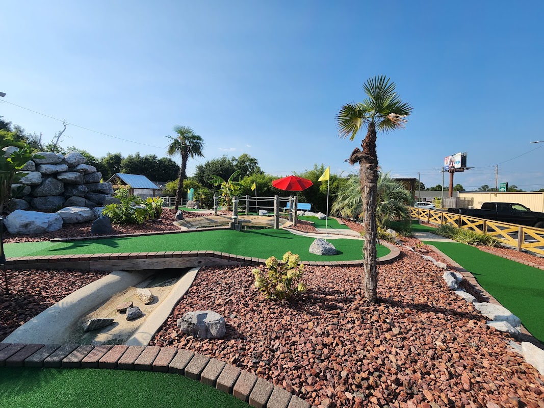 Bananas Mini Golf And Arcade photo 2