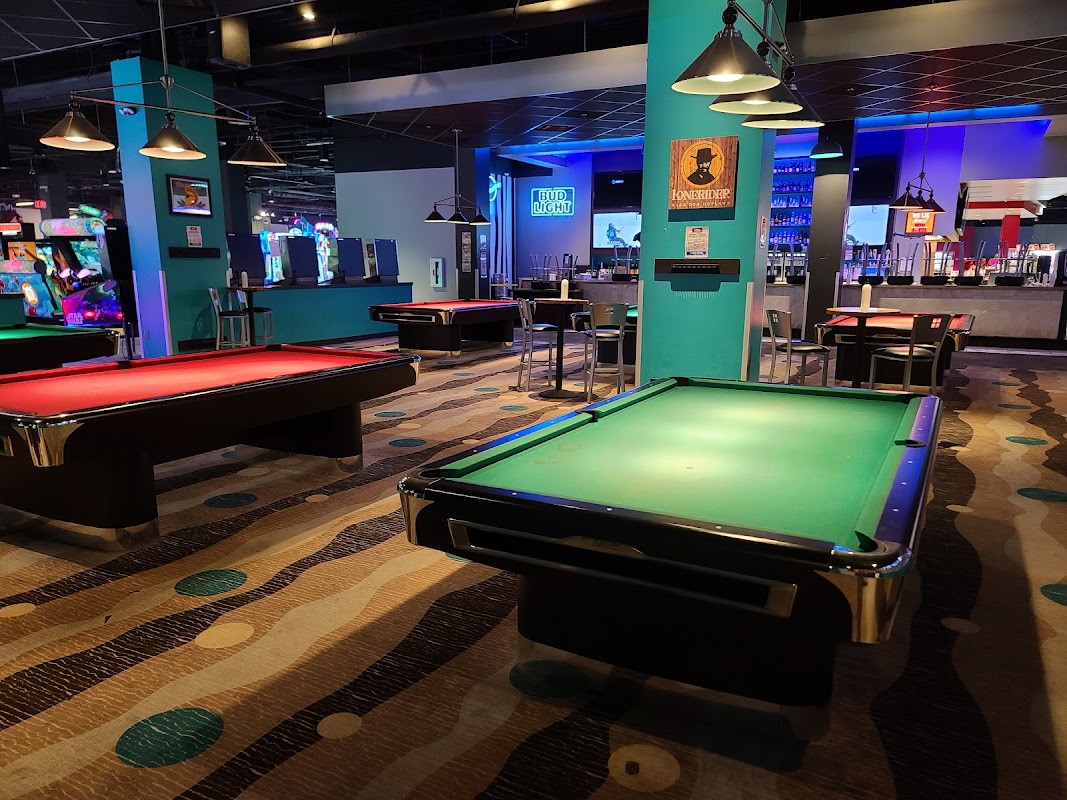 Round 1 Four Seasons Town Centre photo 2