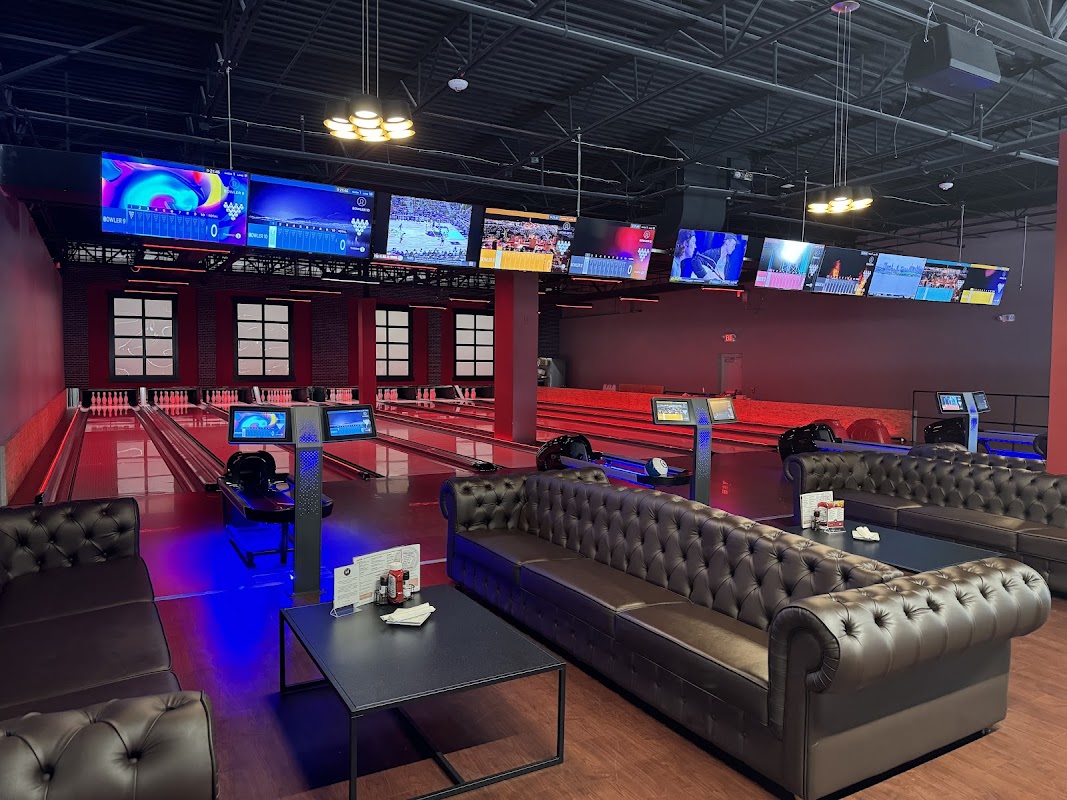 810 Billiards & Bowling photo 1