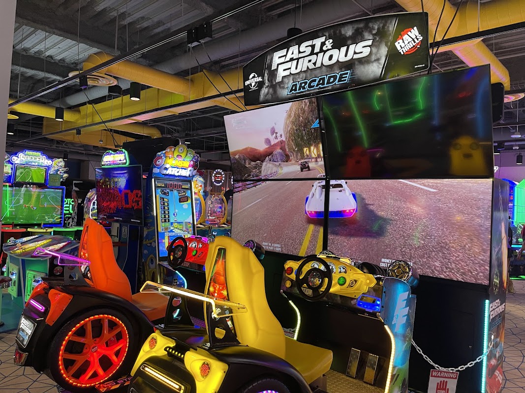 Round 1 Burbank Town Center photo 4