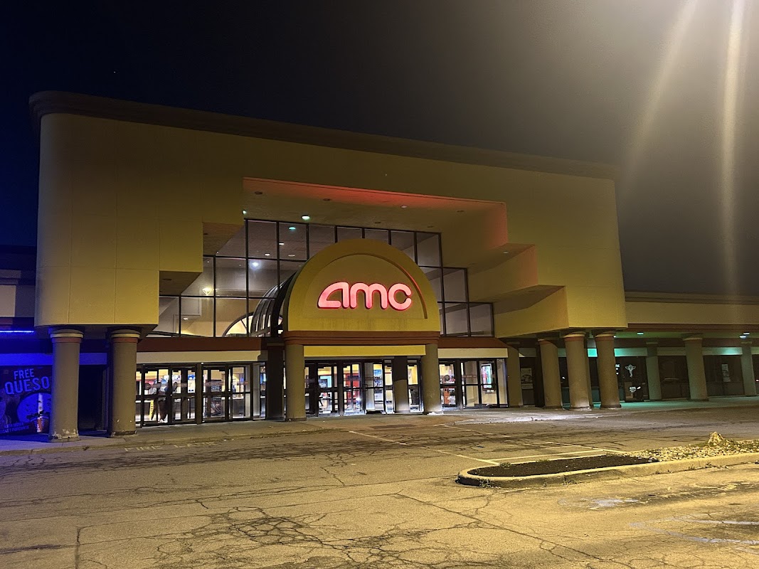 AMC Maple Ridge 8 photo 1