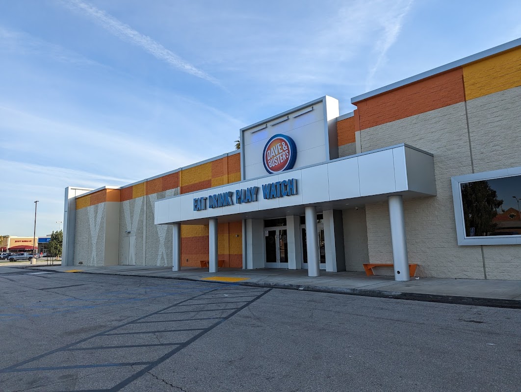 Dave & Buster's Bakersfield photo 1