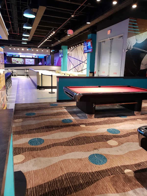 Round 1 North Riverside Park Mall photo 3