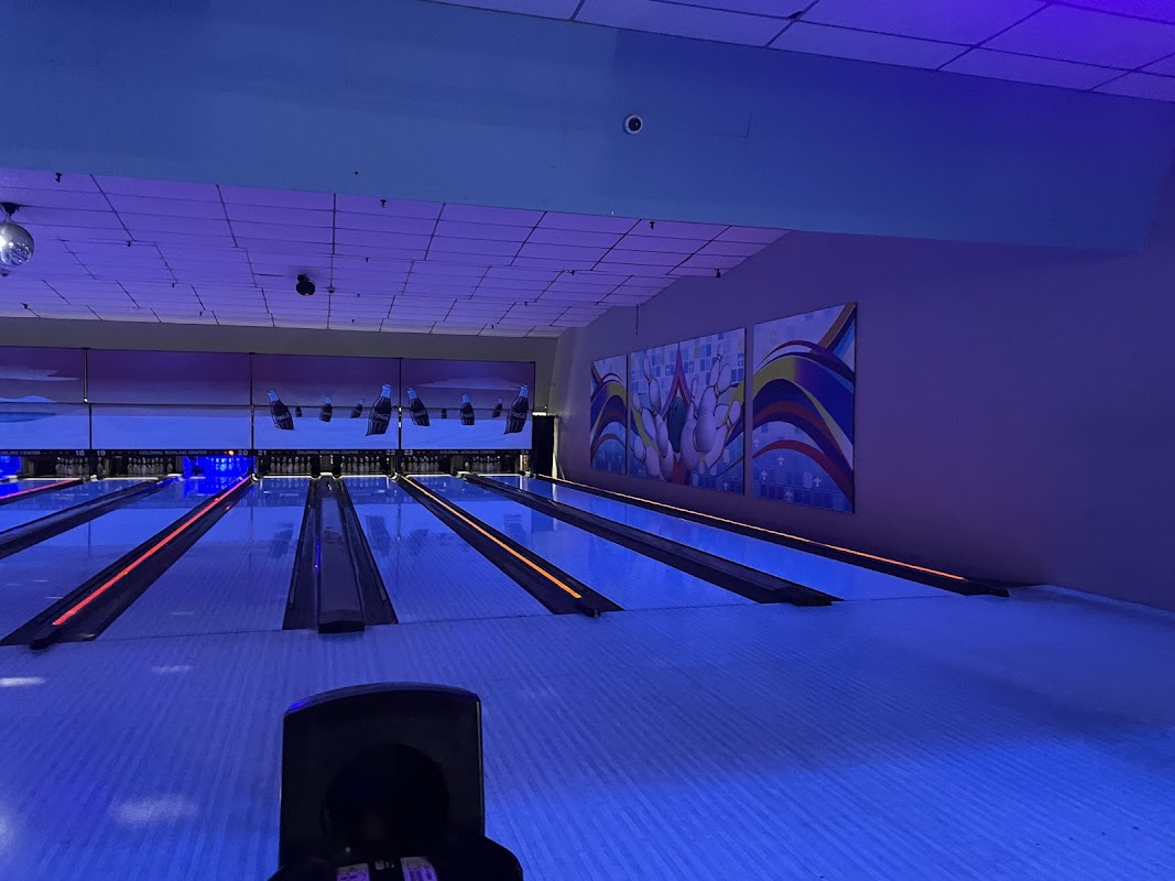 Colonial Bowling Lanes Harahan photo 2