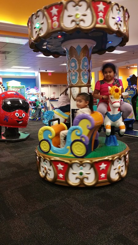 Chuck E. Cheese Milwaukee photo 3