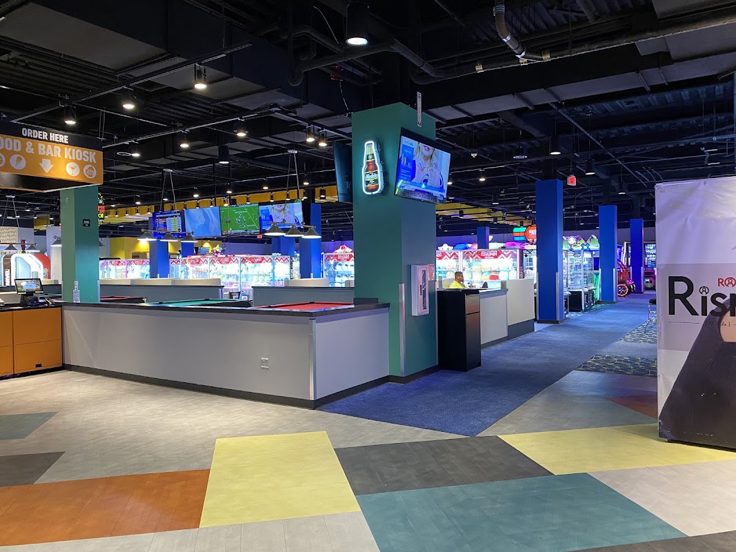 Round 1 Meadows Mall photo 2