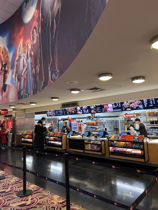 AMC River East 21 photo 9