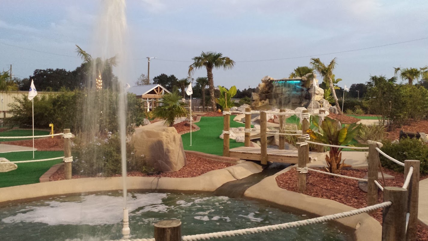 Bananas Mini Golf And Arcade photo 10