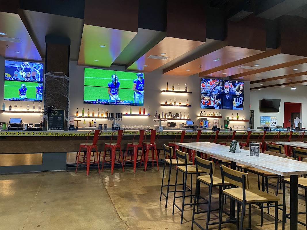 810 Billiards & Bowling photo 5