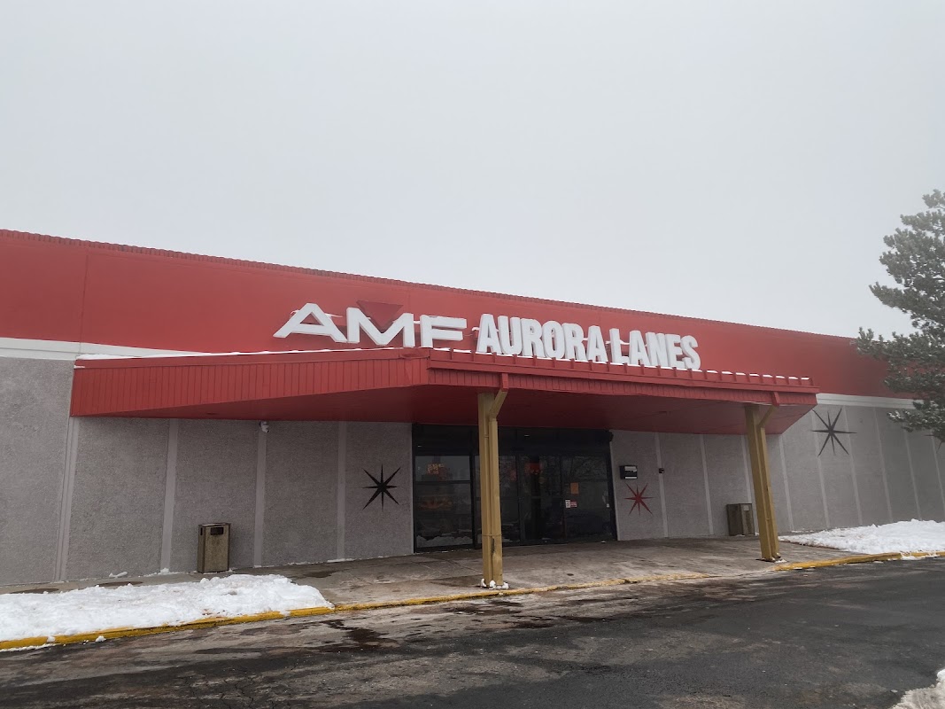 Bowlero Aurora photo 3