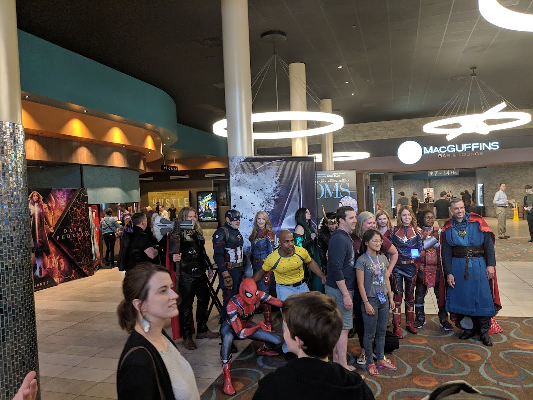 AMC DINE-IN Thoroughbred 20 photo 9