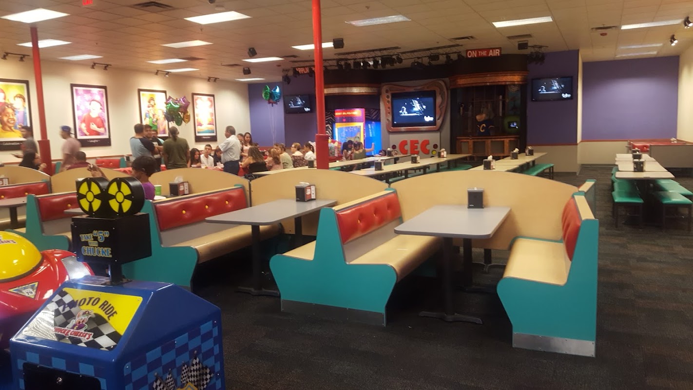 Chuck E. Cheese Lakewood photo 2