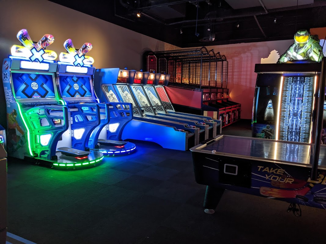 810 Billiards & Bowling photo 8