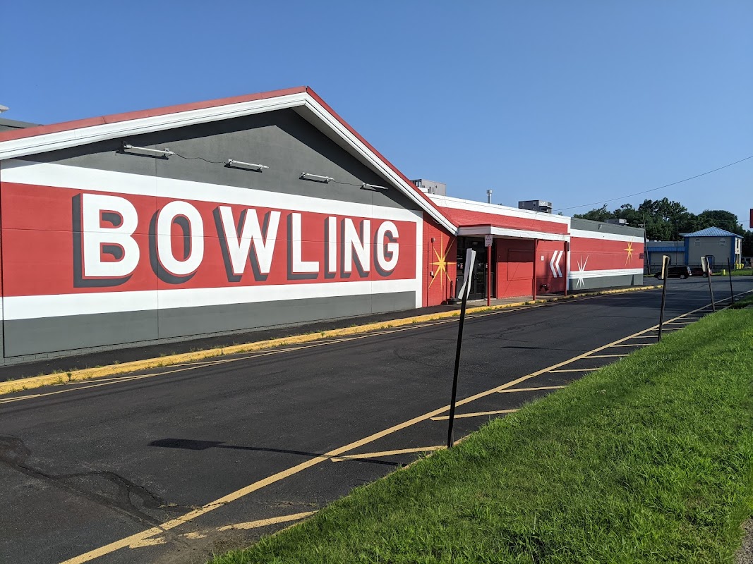 Bowlero Fair Lawn photo 3