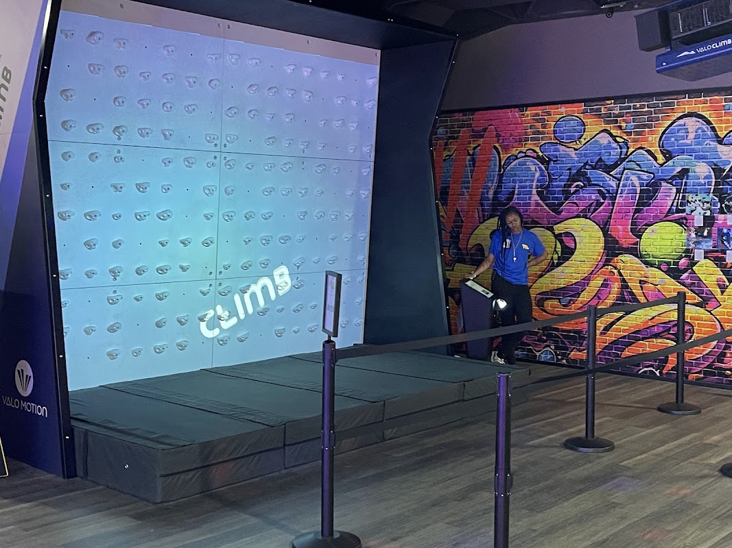 AR's Entertainment Hub Spring photo 7