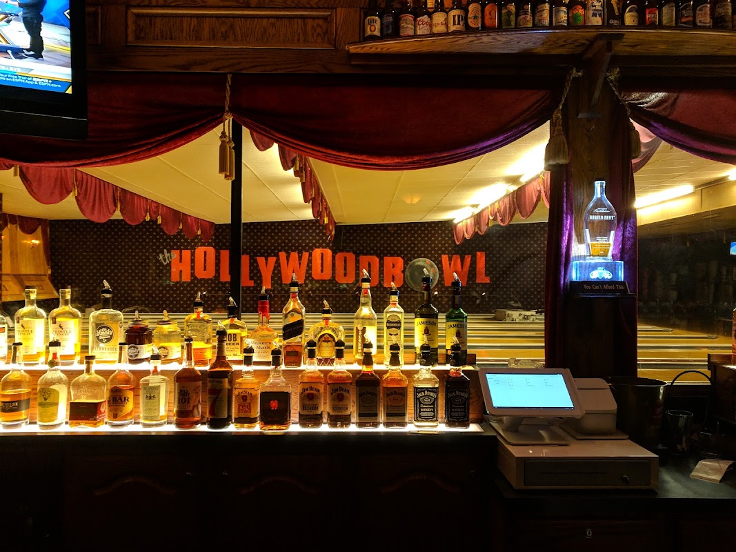 Arsenal Bowling Lanes photo 4