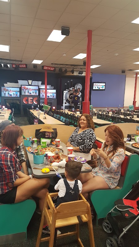 Chuck E. Cheese Laredo photo 3